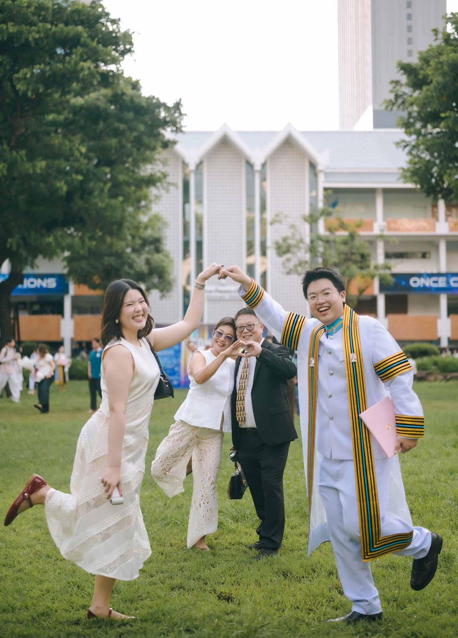 ผลงานรับปริญญา จุฬาลงกรณ์มหาวิทยาลัย โดย photokwang ภาพที่ 2