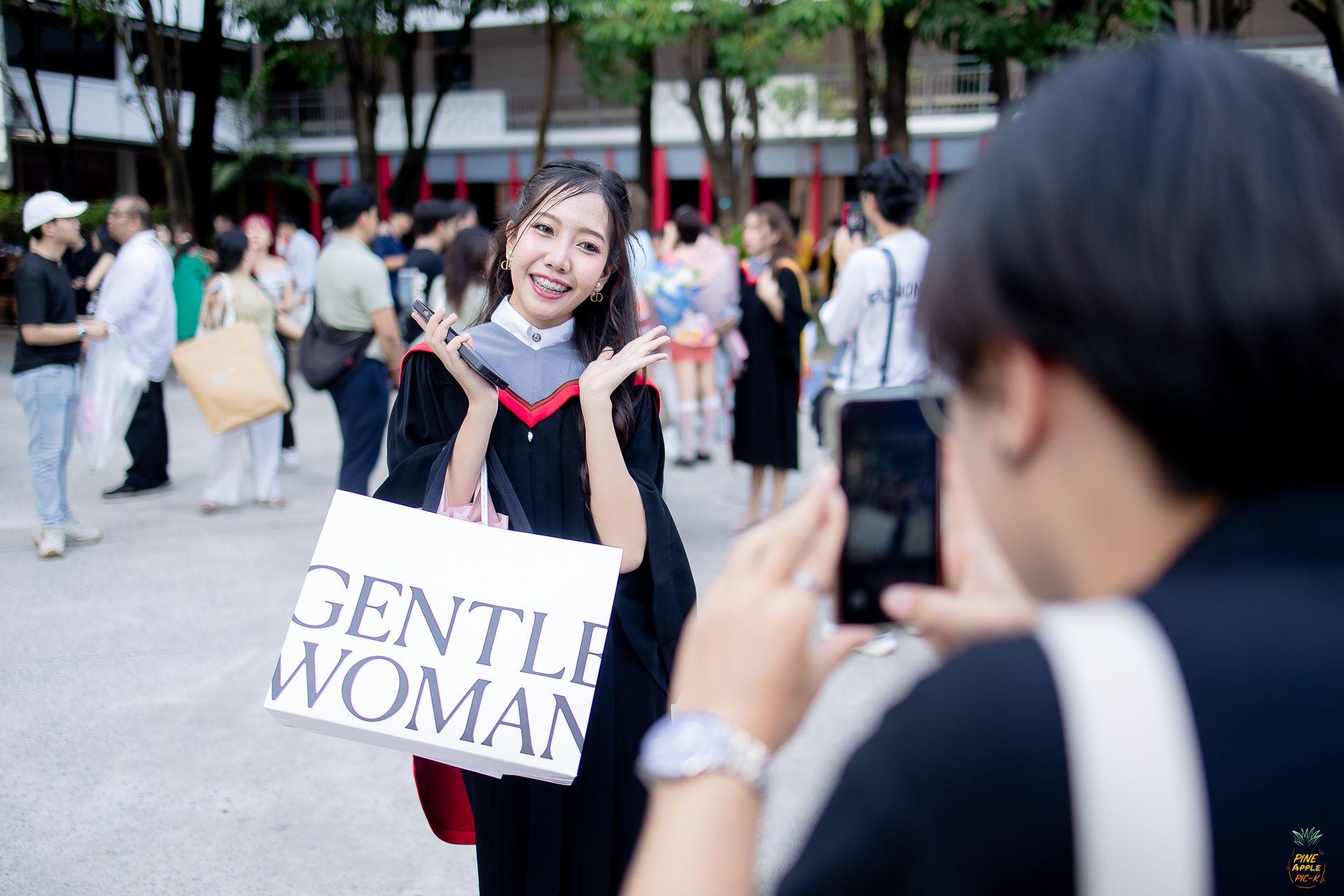 ผลงานรับปริญญา มหาวิทยาลัยศรีนครินทรวิโรฒ โดย Pineapplejib ภาพที่ 10