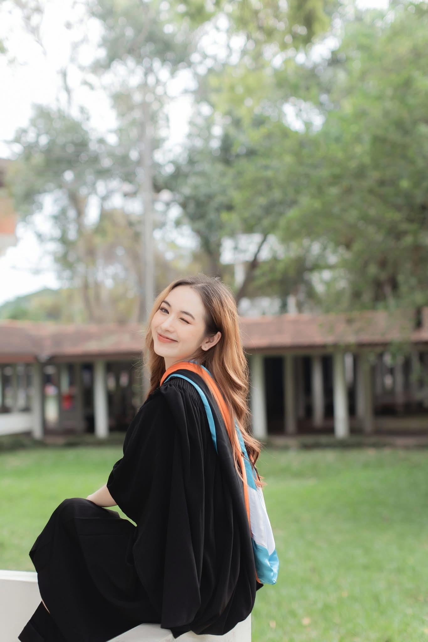 ผลงานรับปริญญา โดย aef.org ภาพที่ 4
