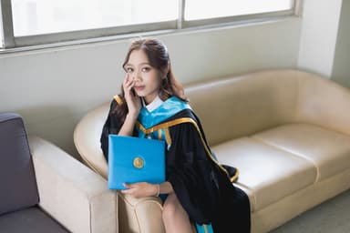 ผลงานรับปริญญา โดย Phoprukphoto ภาพที่ 2