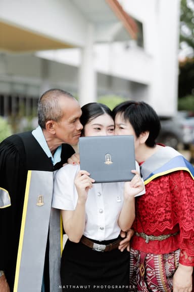 ผลงานรับปริญญา โดย Aj Photographer ภาพที่ 2