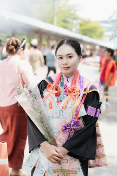 ผลงานรับปริญญา โดย Tap09k ภาพที่ 2