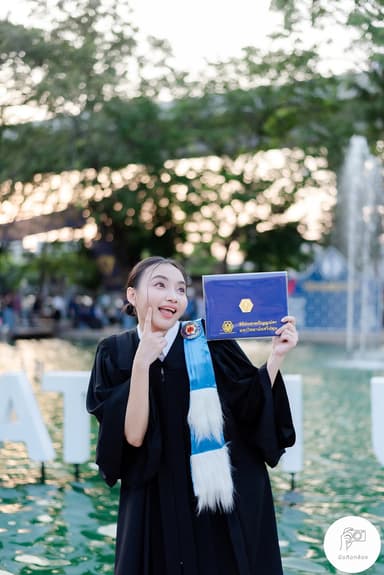 ผลงานรับปริญญา โดย มือถือกล้อง ภาพที่ 1