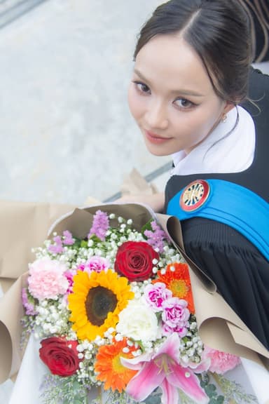 ผลงานรับปริญญา โดย Hlang Lens Studio ภาพที่ 2