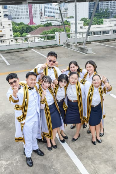 ผลงานรับปริญญา โดย Earn @Fotopuski ภาพที่ 1