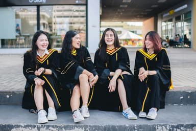 ผลงานรับปริญญา โดย Slotmatchphoto ภาพที่ 1