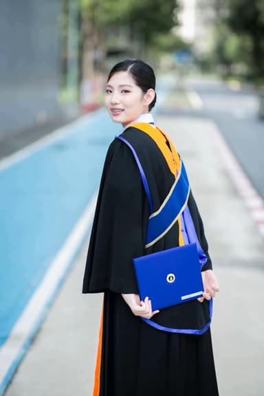 ผลงานรับปริญญา โดย Nbkphoto ภาพที่ 2