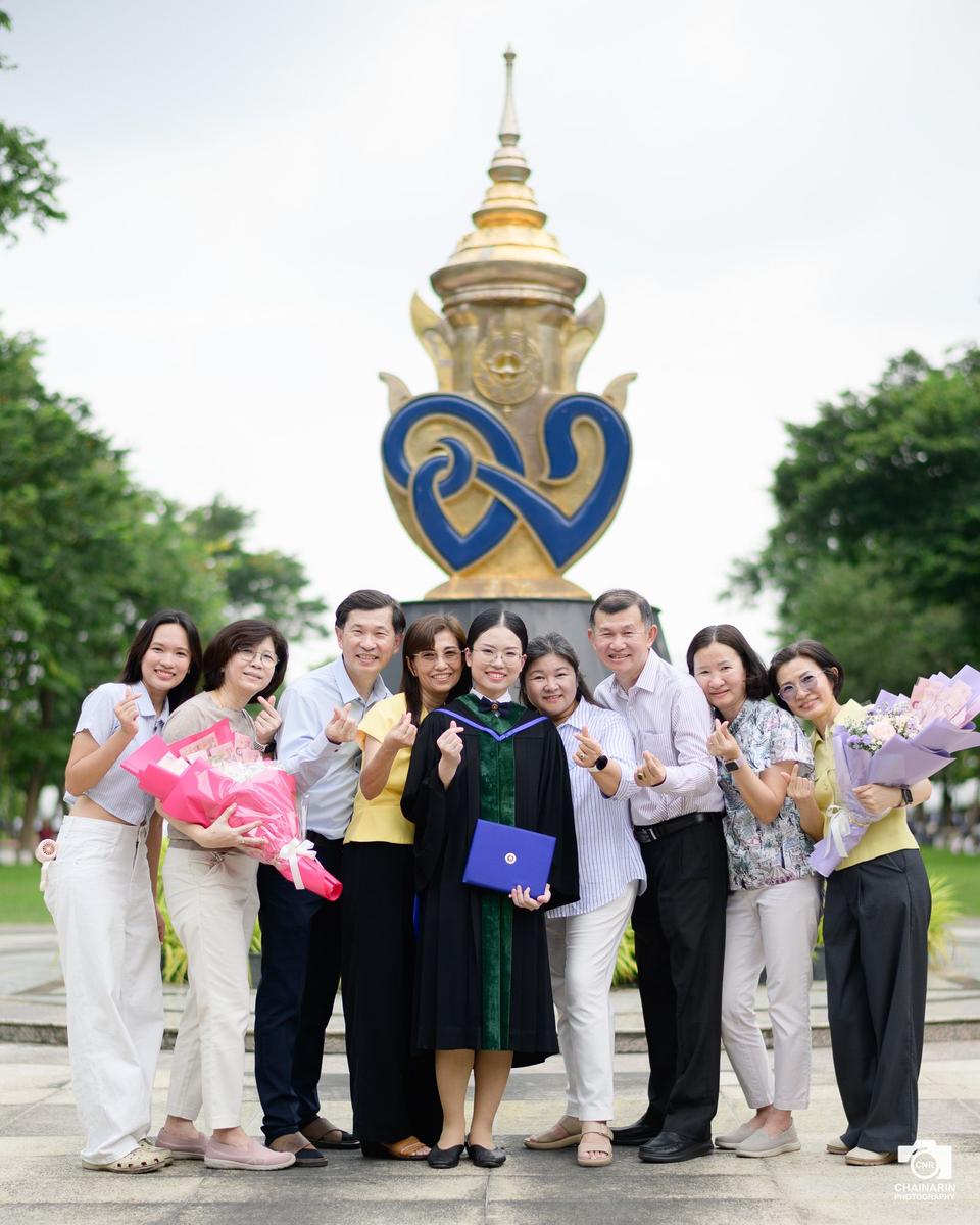 ผลงานรับปริญญา โดย Chainarin Photography ภาพที่ 1