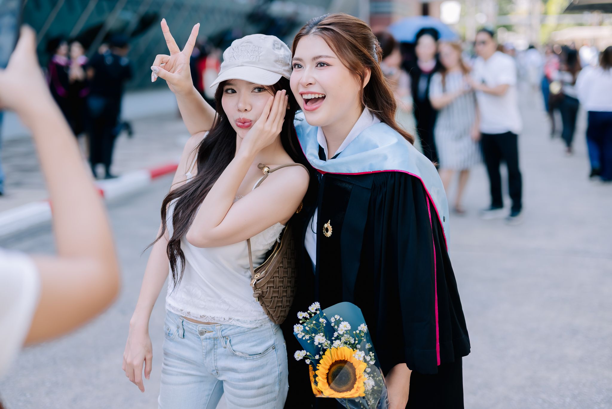 ผลงานรับปริญญา โดย 28September