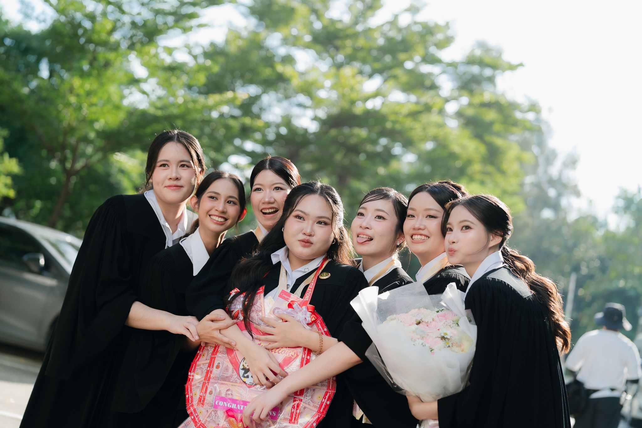 ผลงานรับปริญญา โดย AeffSnap